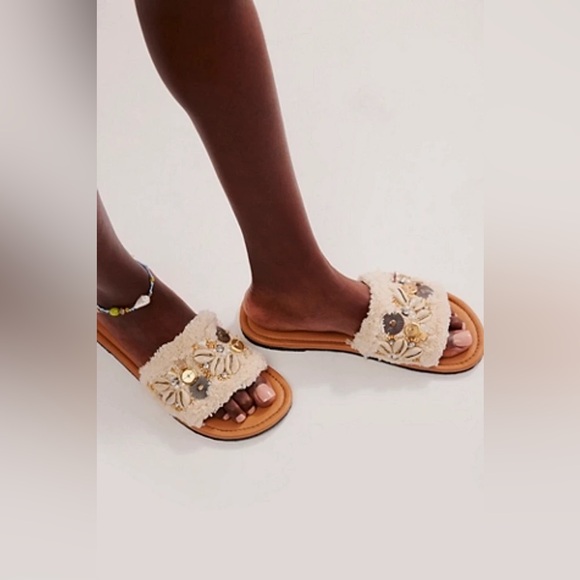 Free People Shell Sandals Shipwreck Surf Slides Boho Cowrie Beaded Size 11 - Picture 6 of 13